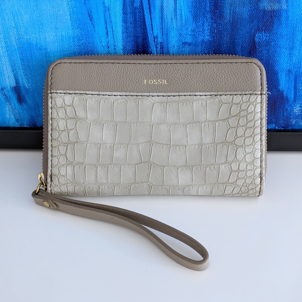 Fossil RFID Wristlet Gray Croc
